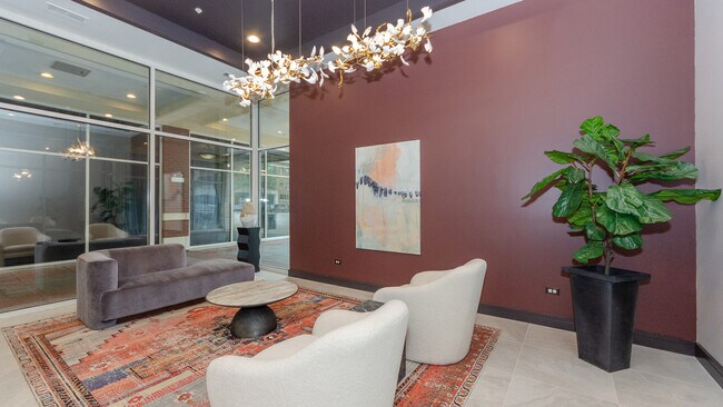 Foto del edificio - 7243 Madison St