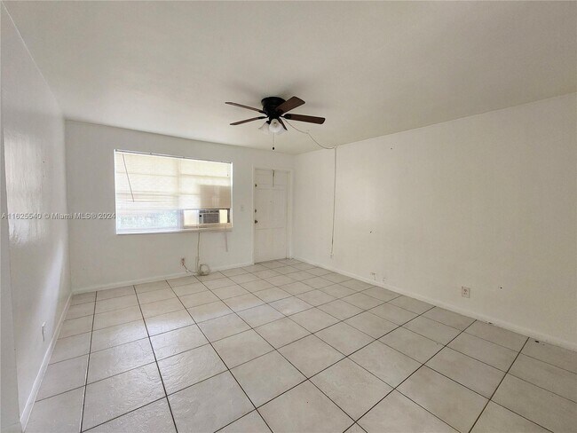 Building Photo - 5240 SW 90th Way