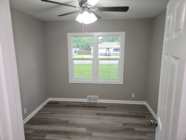 Foto del edificio - 3 bedroom / 2 Bath - Available Soon!