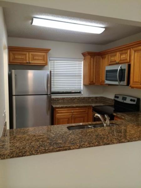 Building Photo - 1445 Lake Crystal Dr