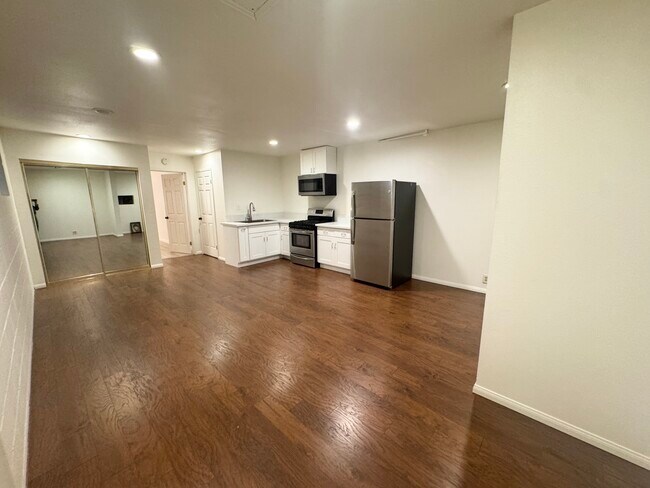 Foto del edificio - 673 Brookside Ln