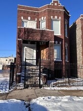 Building Photo - 4120 W Gladys Ave