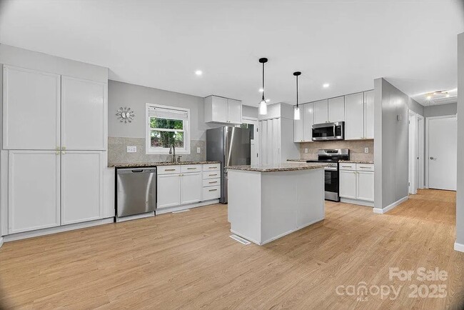 Photo - 2501 Thornton Rd House