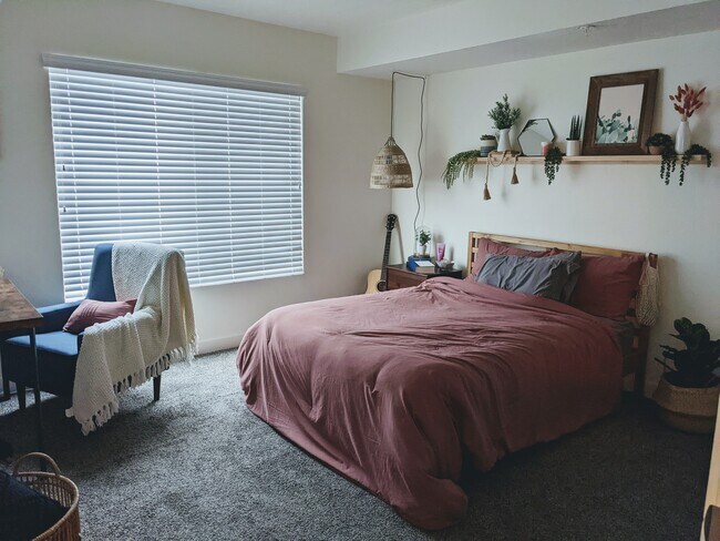 bedroom - 797 E 550 S
