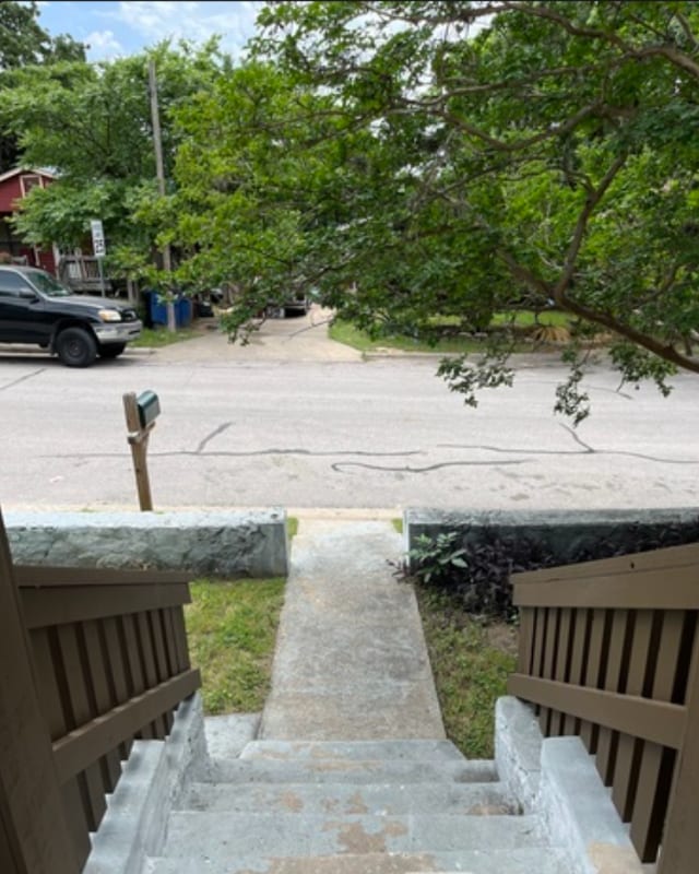 Building Photo - 1904 E 10th St