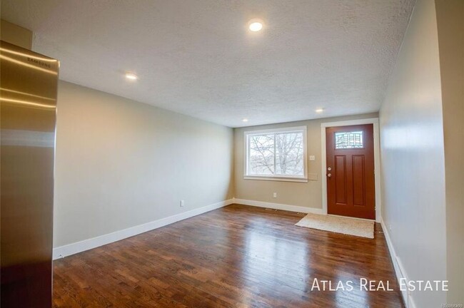 Foto del edificio - 1430 E Iowa Ave