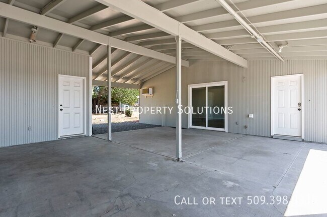 Building Photo - Remodeled 3 Bedroom for Rent
