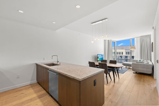 Building Photo - AEO #4007 - 1BR Penthouse