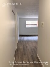 Building Photo - 727 5th Ave N