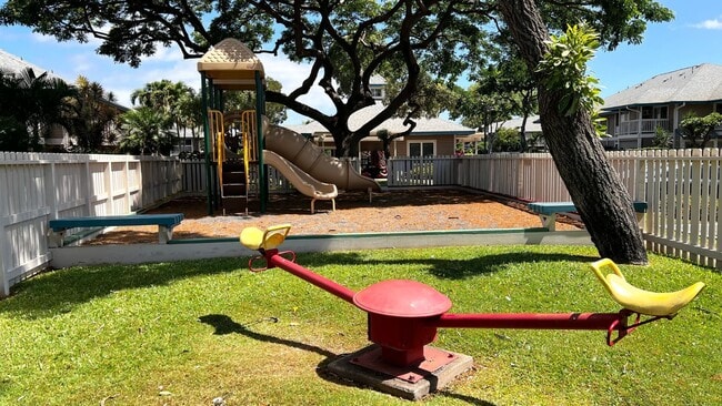 Building Photo - PARTLY FURNISHED PET Friendly $2900/month ...