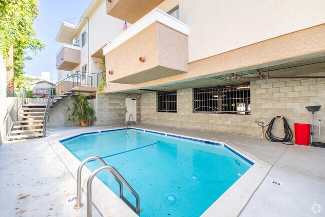 Building Photo - 7013 Haskell Ave