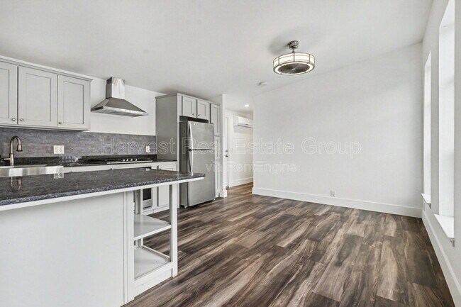 Foto del edificio - 33158 7th St