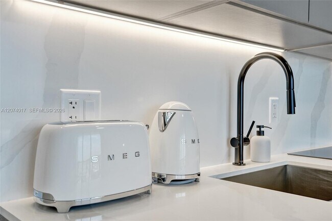 Foto del edificio - 580 72nd St