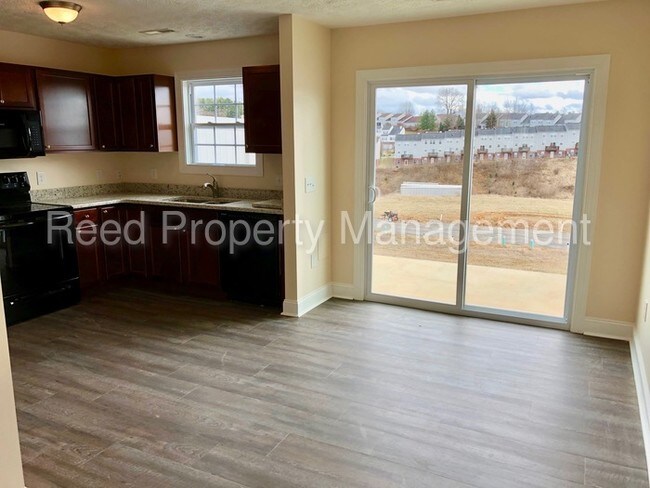 Building Photo - 630 Pin Oak Drive Northwest
