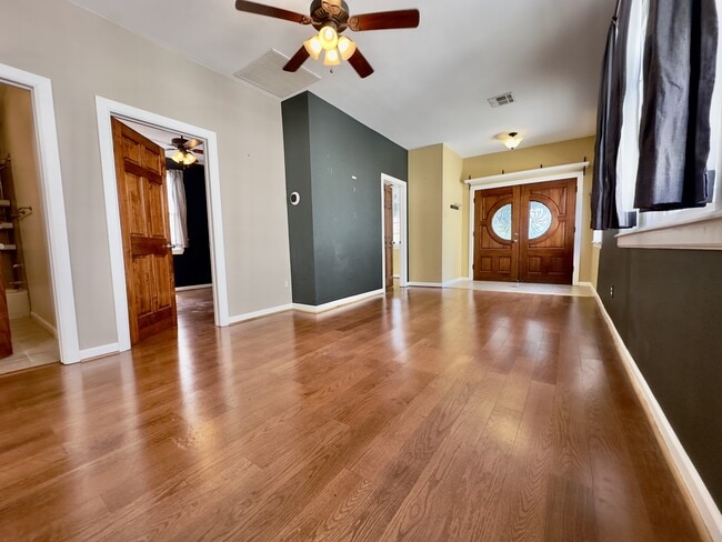 Foto del edificio - 3517 Louisiana Ave Pkwy
