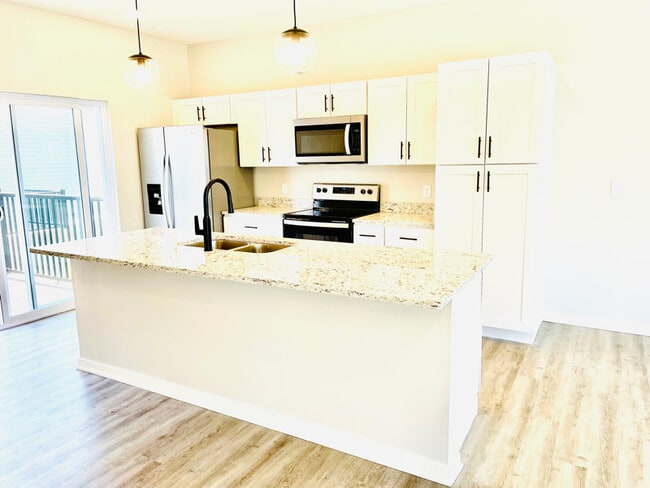 Building Photo - 20877 South Ct