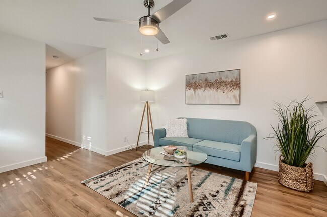 Foto del edificio - 2704 Wheless Ln
