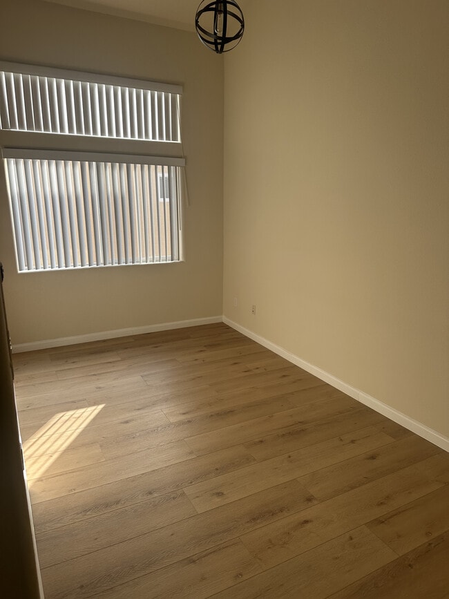 Building Photo - 3621 Westwood Townhomes