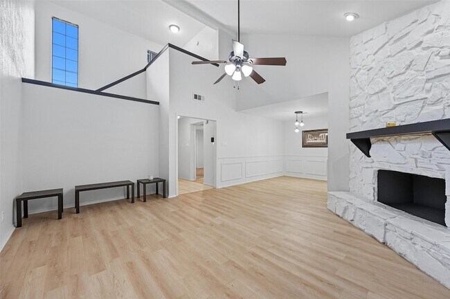 Foto del edificio - 1603 Brentwood Dr