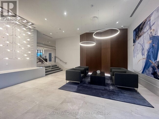 Photo du bâtiment - 385 Winston Rd