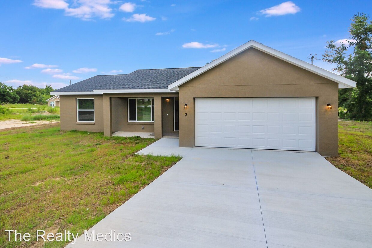 3 Malauka Run Terrace, Ocklawaha, FL 32179 House Rental in Ocklawaha