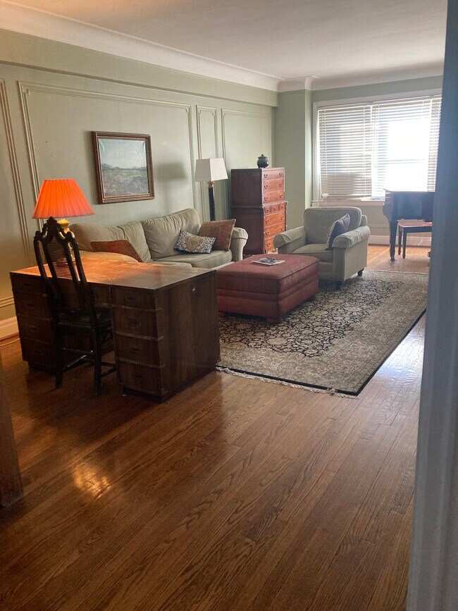 Sala de estar - 4440 Lindell Blvd