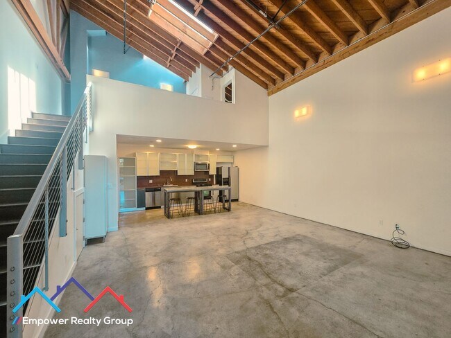 Foto del edificio - 1 Bed 1.5 Bath Loft in Desired Emeryville/Oakland Neighborhood
