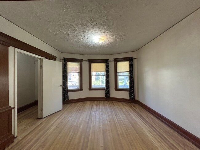 Building Photo - 40 Cabot St