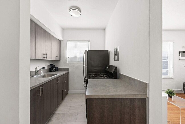 Foto del edificio - 7340 Harding Ave
