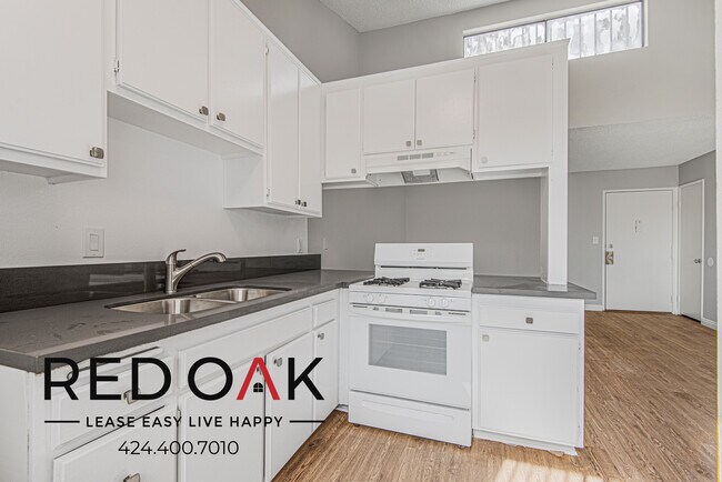 Foto del edificio - 8614 Woodley Ave