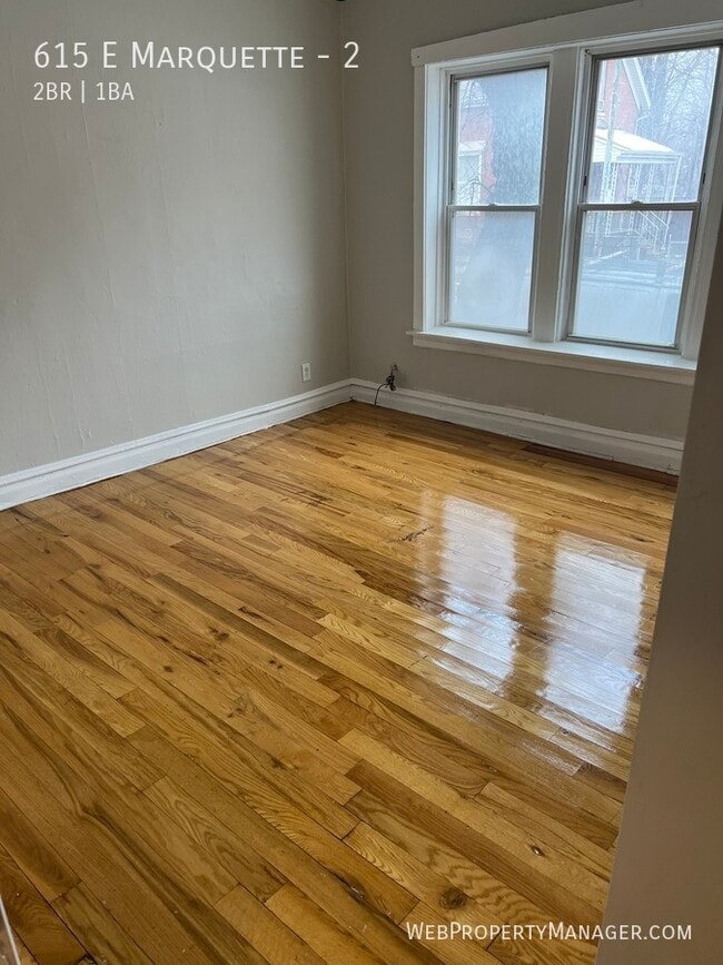 Foto del edificio - 615 E Marquette-2