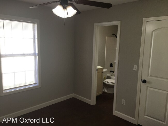 Building Photo - 3 br, 3 bath House - 325 Countryview cove
