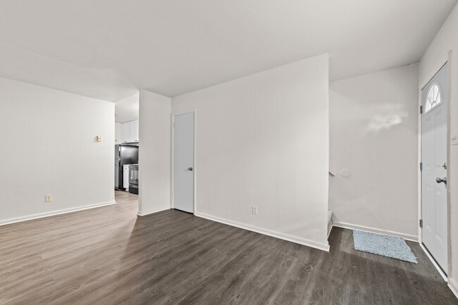 2 Bed, 1 Bath Townhome - Renovated - Arbor Row Townhomes