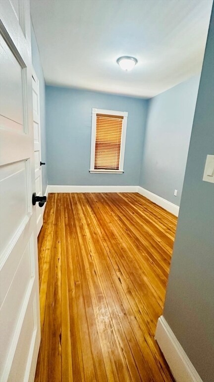 Building Photo - 8 Groom St