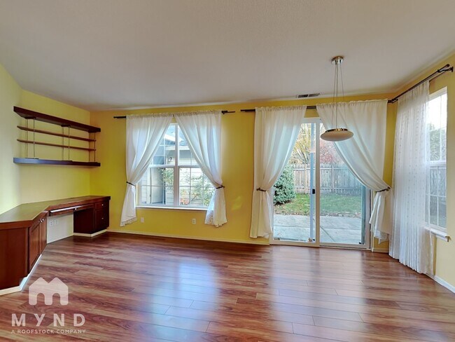 Foto del edificio - 1723 NE Ashberry Dr