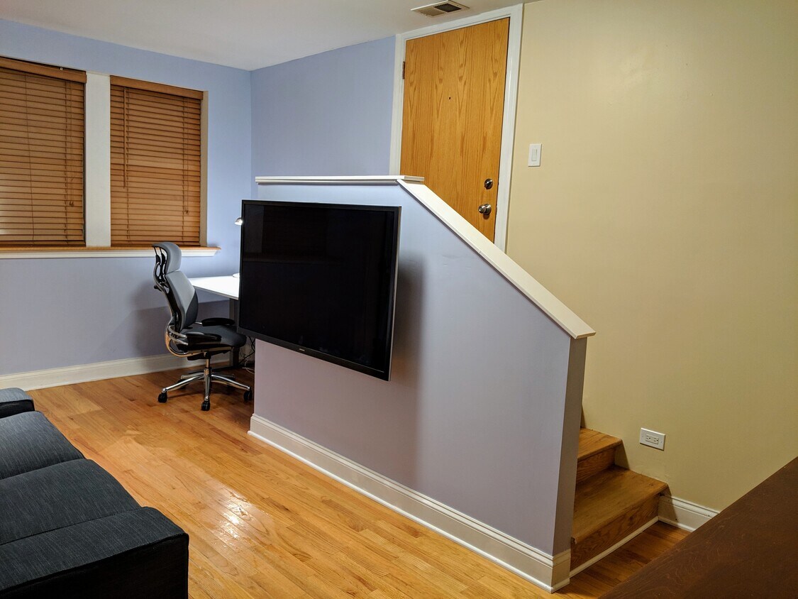 living room2 - 4016 Spaulding N Ave