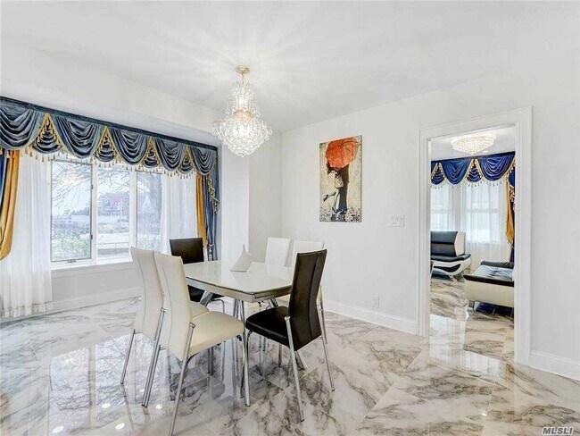 Foto del edificio - 3395 Bay Front Pl
