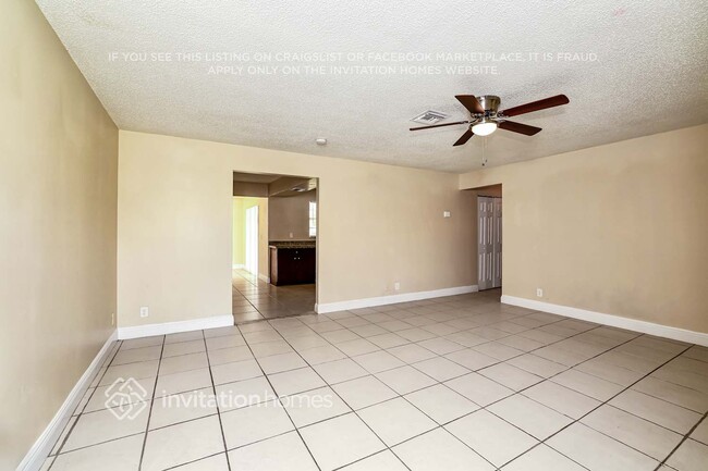 Building Photo - 3070 SE 1st Pl