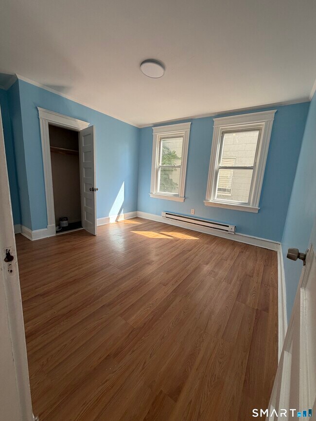 Foto del edificio - 61 Lounsbury St