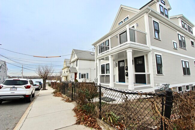 Building Photo - 125 Ten Hills Rd