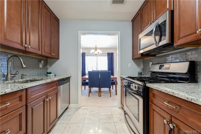 Building Photo - 429 Kennedy Dr