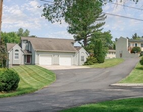 Building Photo - 25119 York Dr