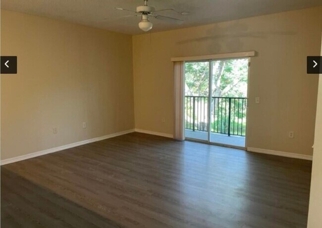 Building Photo - 250 Crestwood Cir