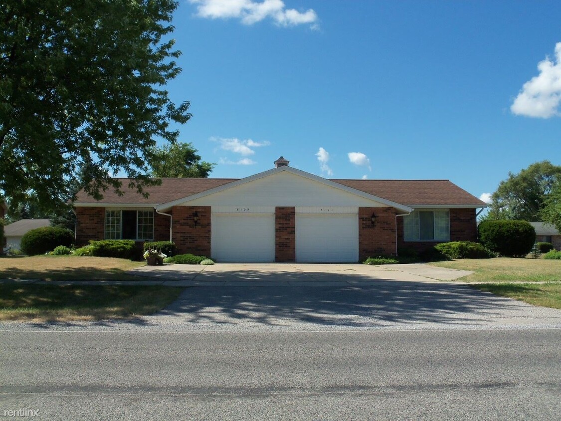 Primary Photo - 2 br, 1 bath Duplex - 6111 Weiss St