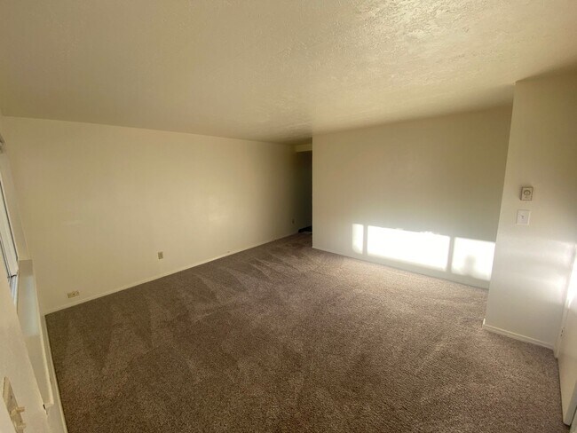 Building Photo - 205 E Chubbuck