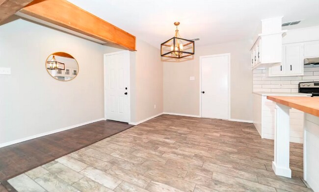 Foto del edificio - Bright, updated home!