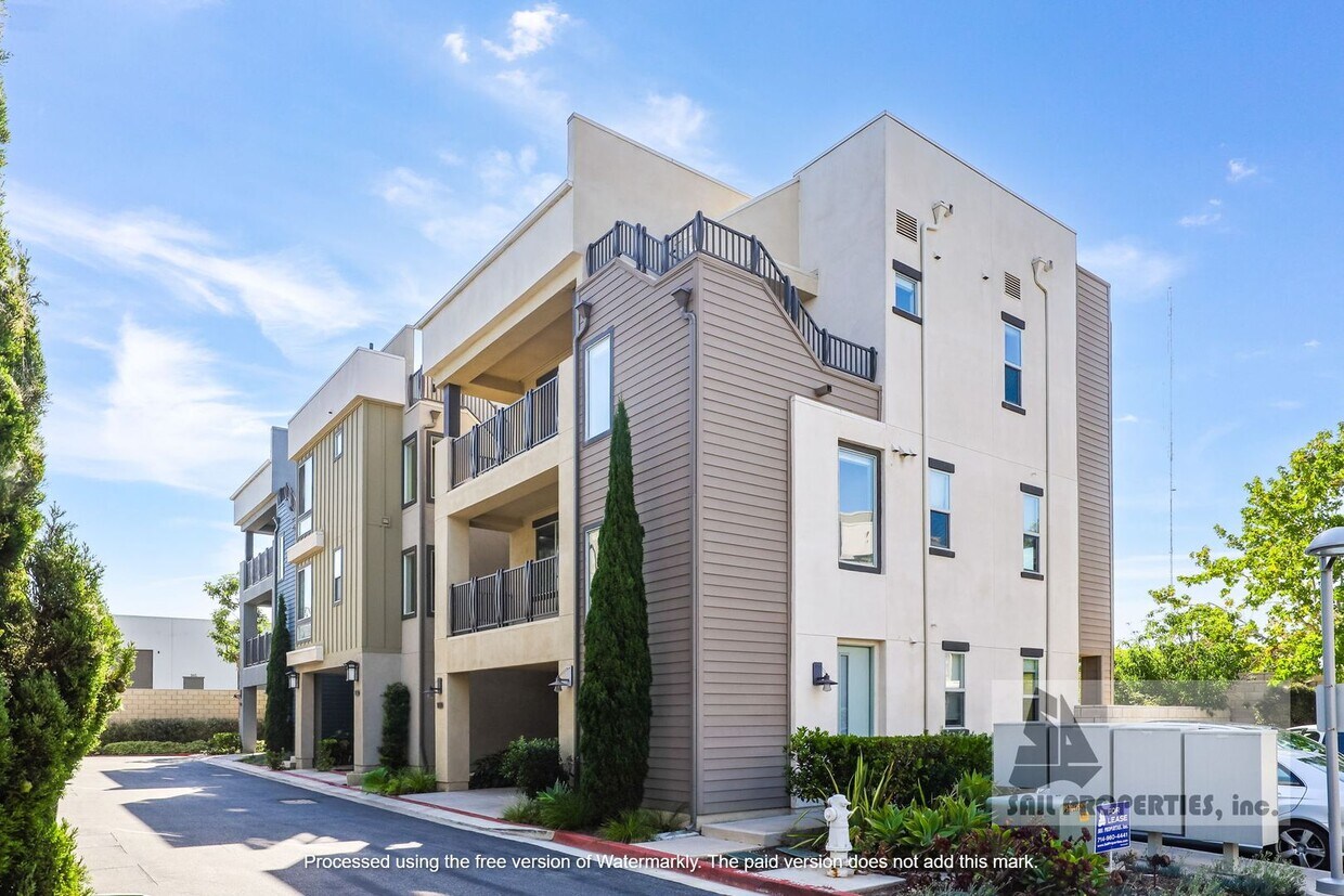 Primary Photo - Modern 3 Story Home in Costa Mesa!