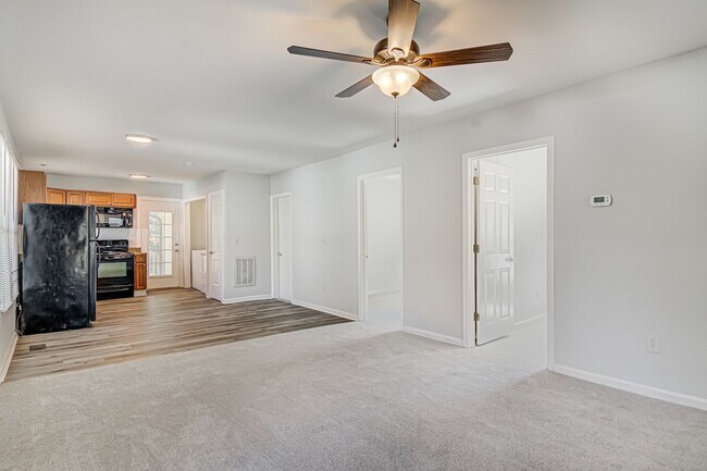 Building Photo - Updated 3/2 in Glenwood