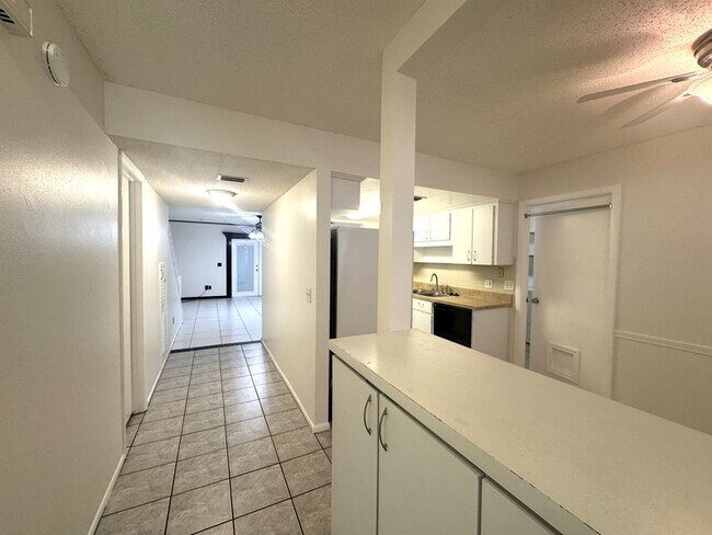 Foto del edificio - 4589 Lighthouse Cir