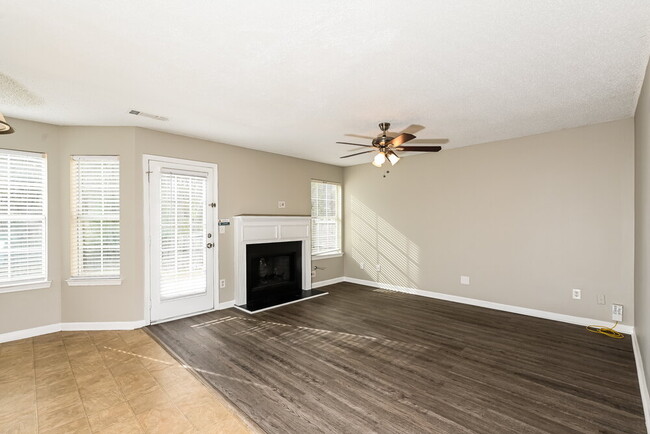 Building Photo - 5863 Sunflower Ct